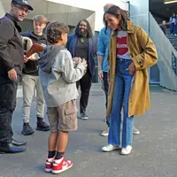 Begini pesan tersembunyi di balik kaus Meghan Markle saat kunjungan ke Australia.