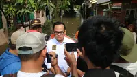 Anggota Fraksi PKB DPR RI M Rano Alfath mendatangi lokasi banjir di Tangerang. (Istimewa)