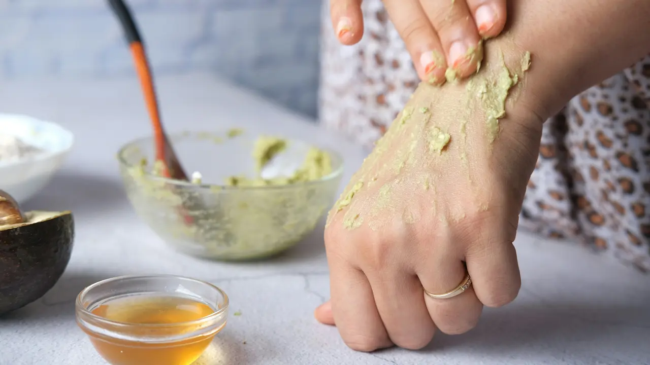 Ramuan Body Scrub Alami dari Dapur