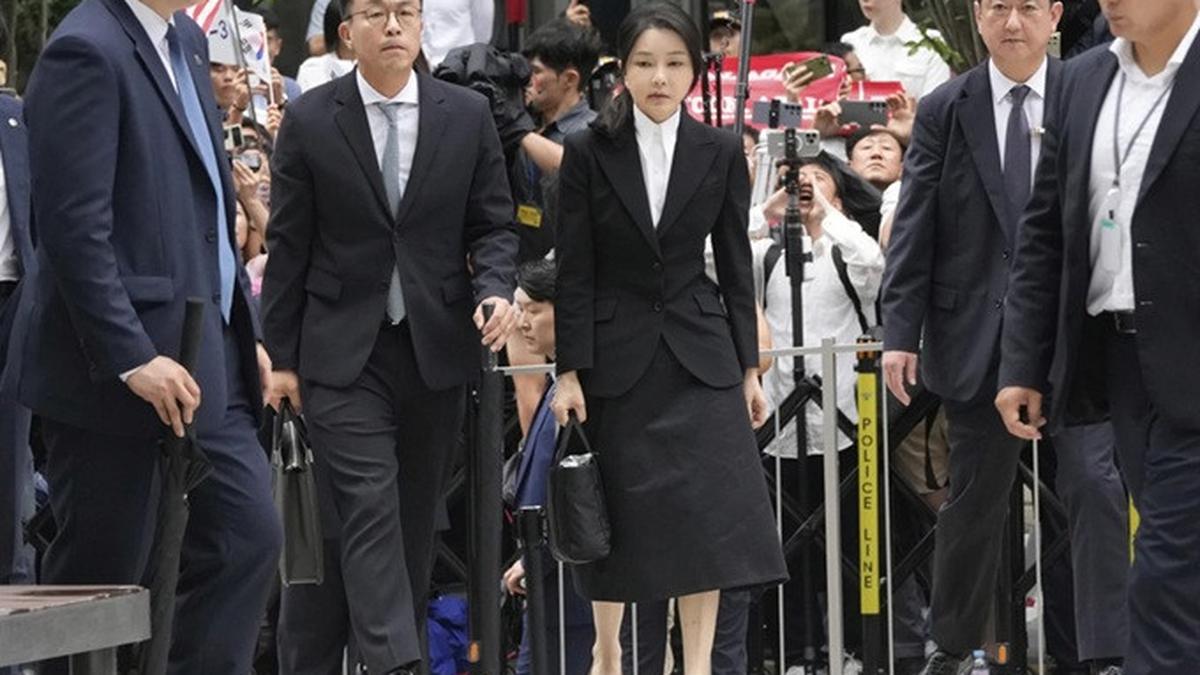 Dari Istana ke Penjara: Kisah Kelam Mantan Presiden dan Ibu Negara Korea Selatan