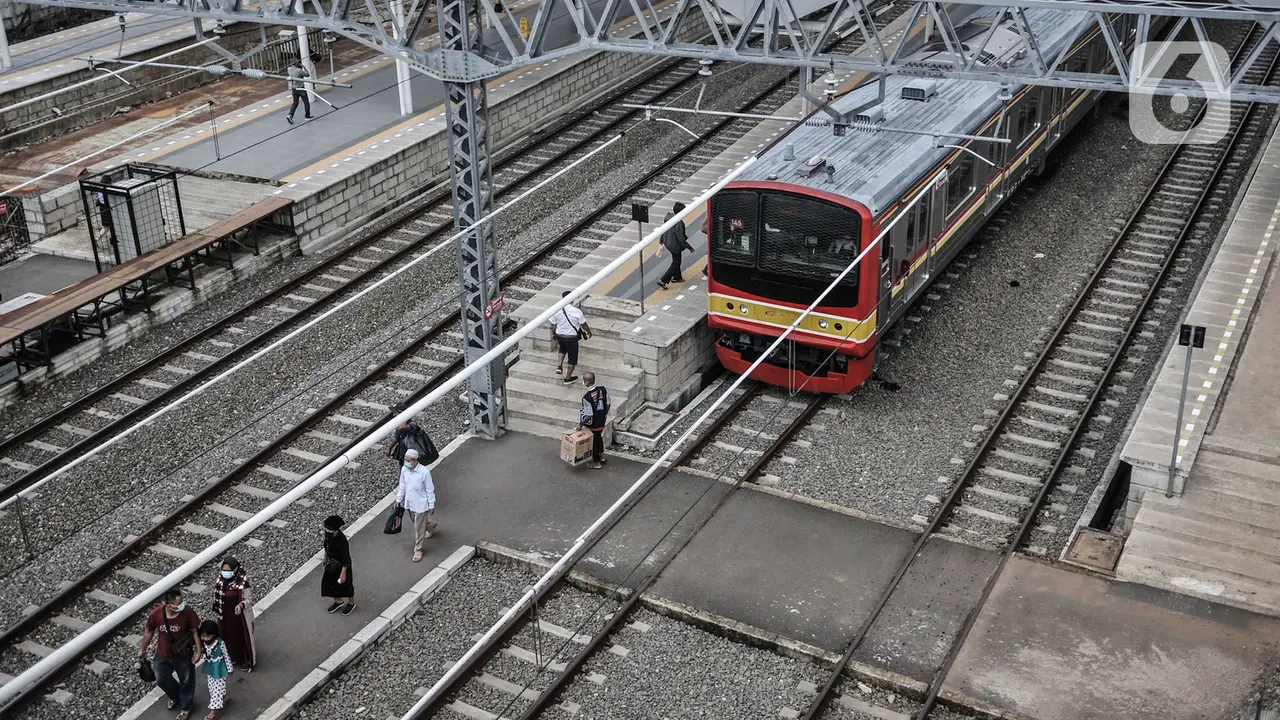 Jadwal Operasional KRL Kembali Normal