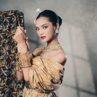 Farhana Nariswari asal Jawa Barat terpilih sebagai Puteri Indonesia 2023. Dengan kulit sawo matang, Farhana punya pesona eksotis yang tidak bisa diabaikan. [@farhananariswari]