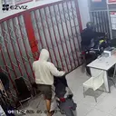 CCTV Bongkar Aksi Komplotan Pembobol Dealer, 30 Motor Digasak