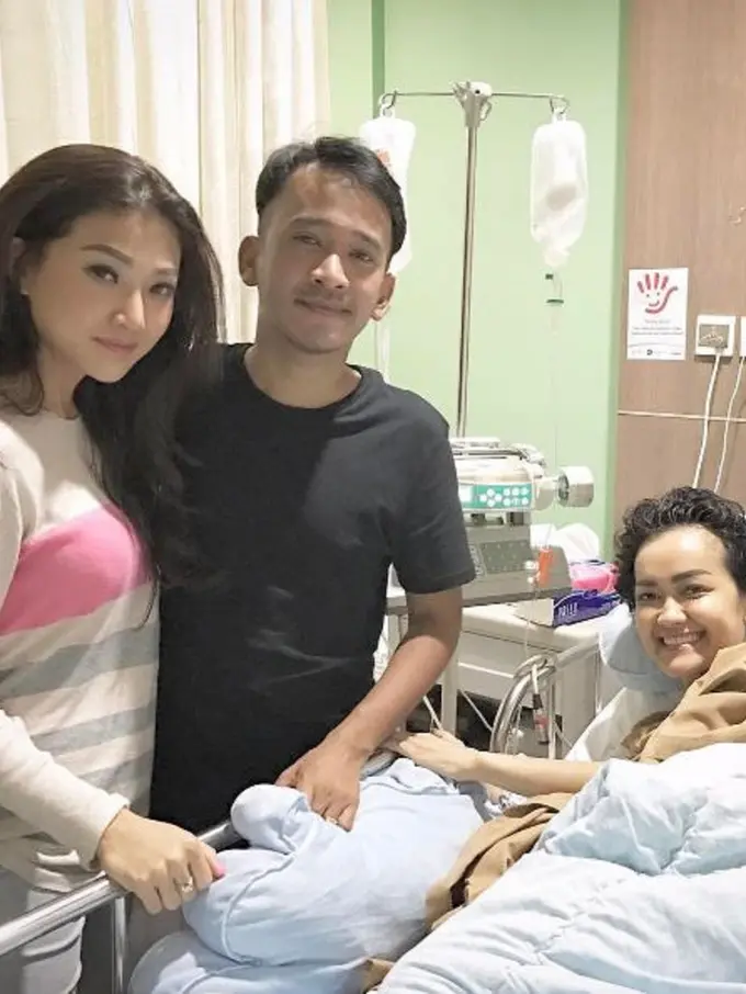 [Bintang] Julia Perez