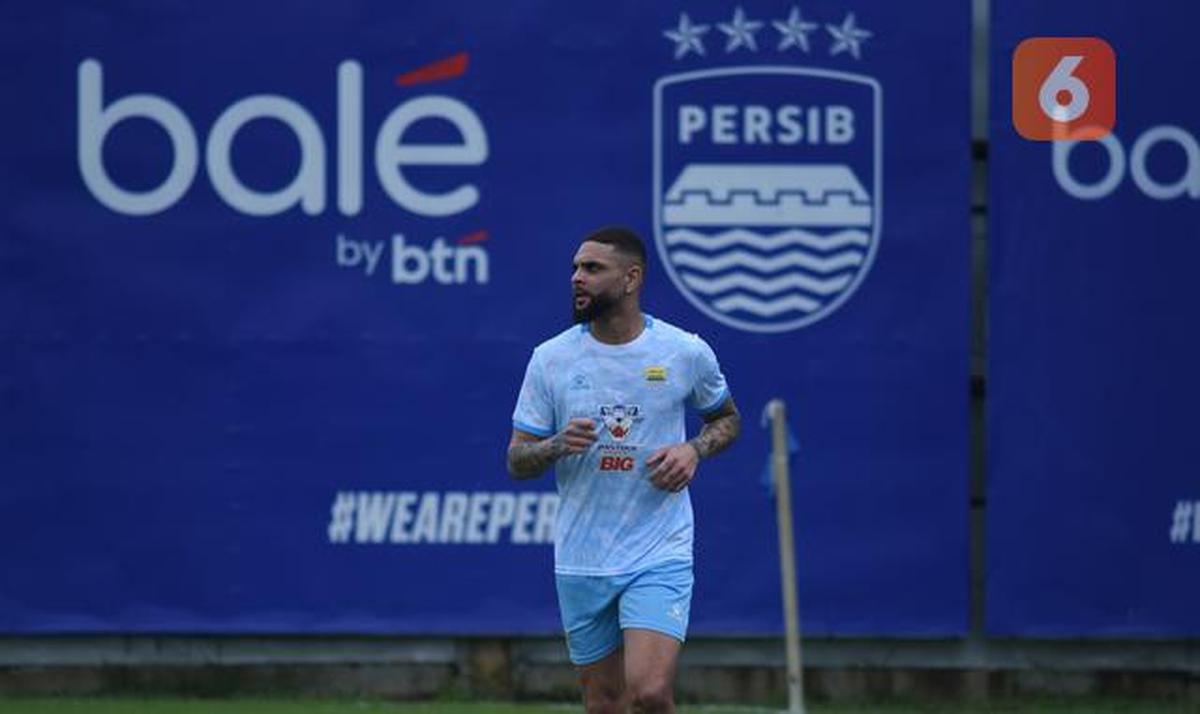 Layvin Kurzawa Resmi Tinggalkan Persib, Kirim Ucapan Perpisahan yang Menyentuh