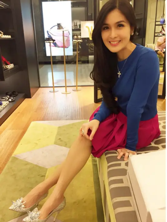 Sandra Dewi mempunyai keinginan bisa beradu akting dengan sang idolanya, Lee Min Ho. (viainstagram@sandradewi88/Bintang.com)
