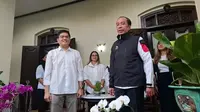 Jokowi Dihadiahi Jaket PSI Logo Gajah, Sinyal Gabung Partai?
