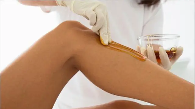 DIY: Hilangkan Bulu Kaki dengan Cara Alami Berikut Ini