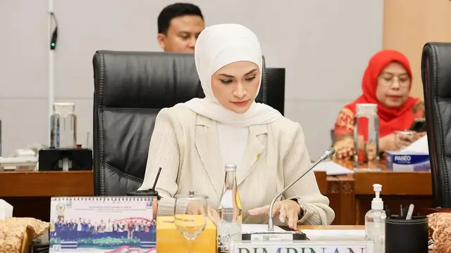 Potret Putri Zulhas saat Pimpin Rapat (credit: instagram/putri_zulhas)