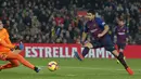 2. Luis Suarez (Barcelona) - 16 gol dan 5 assist (AFP/Pau Barrena)