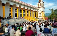 Bupati Rejang Lebong Ajak Umat Muslim Hilangkan Sifat Iri Dengki di Momen Idul Fitri