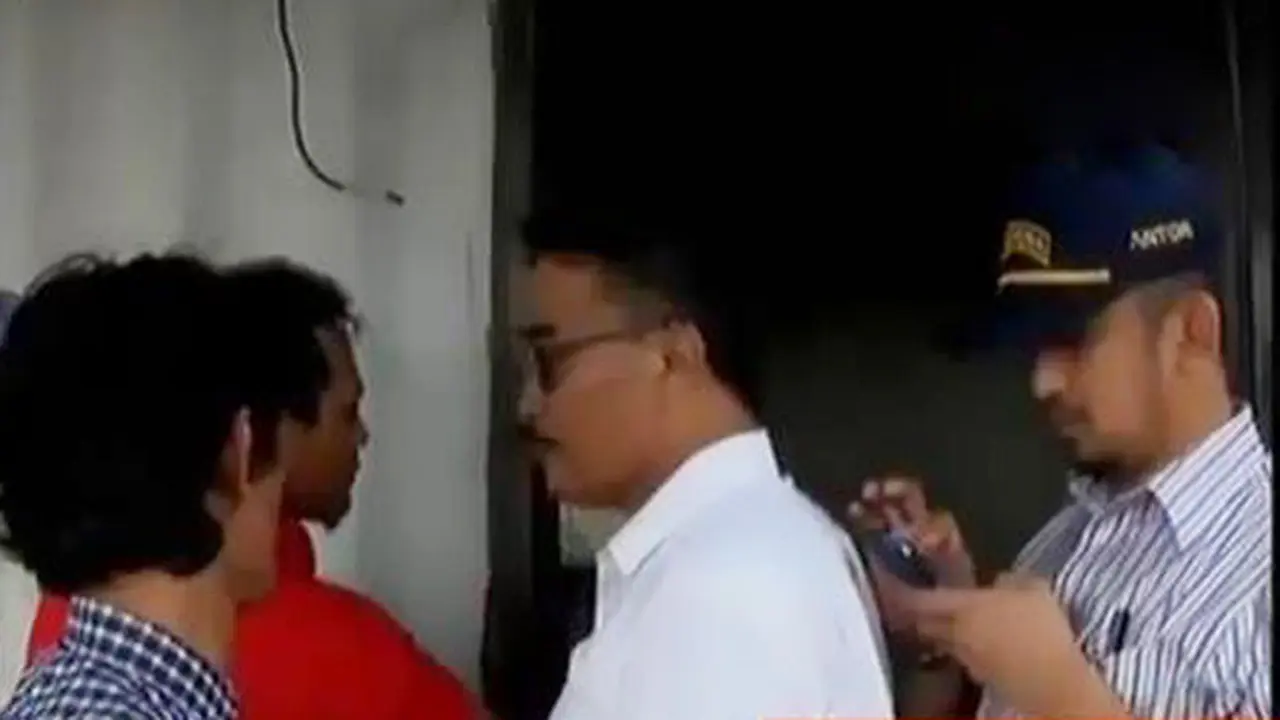 Petugas Gabungan Ciduk 3 Orang Pekerja Asing Ilegal