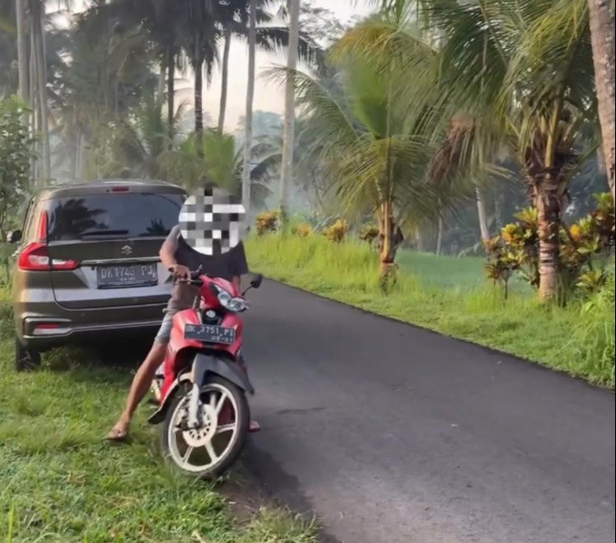 "masalah tarif Rp200 ribu memang benar adanya namun bisa di garis bawahi fotoshoot profesional, sehingga telah di konfirmasi oleh pihak setempat bahwa saat itu terjadi miss komunikasi," terang Miya dalam unggahan terbarunya.<br>