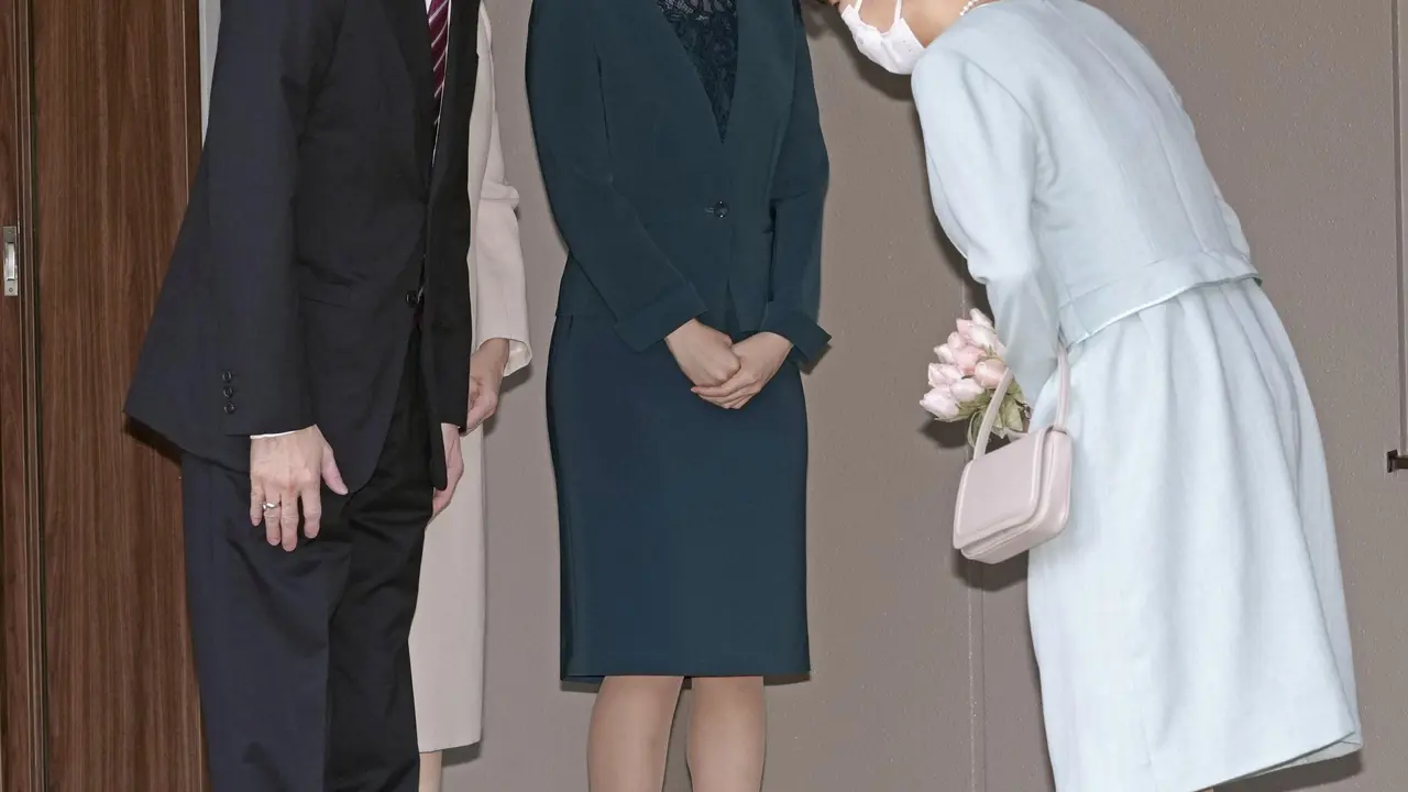 Putri Mako Tinggalkan Istana