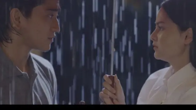 Dika dan Gisel dalam Hujan di Balik Jendela. (Foto: Klik Film Production)