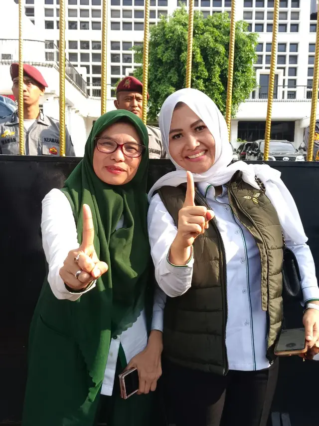 Camel Petir saat didaftarkan PKB sebagai bacaleg di KPU (ist)