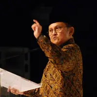 Kabar meninggalnya BJ Habibie cuma hoax, berita ini yang benar. (Liputan6.com/Helmi Fithriansyah)