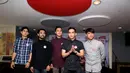 'Di album-album sebelumnya kami lebih banyak pakai sound gitar yang rock 'n roll atau akustik. Sekarang kami coba mengarah ke rock modern yang menggunakan banyak jenis distorsi,' urai Fare. (Andy Masela/Bintang.com)