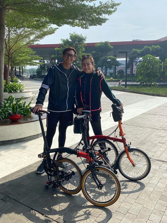 Seru dan Romantis, Ini 6 Momen Caesar Hito dan Felicya Angelista Gowes Bareng