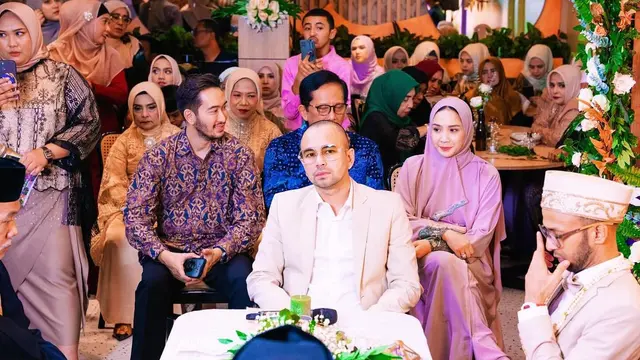 6 Potret Gaya Hijab Nagita Slavina Usai Berhaji yang Disorot,