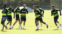 Suasana latihan Arsenal, Selasa (18/10/2016). The Gunners akan menjamu Ludogorets Razgrad, pada Matchday 3 Grup A Liga Champions 2016-2017, dini hari nanti WIB, di Emirates Stadium.  (Reuters/Andrew Couldridge)