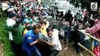 Seorang mahasiswa tewas akibat selfie di sebuah curug. Korban terpeleset dan akhirnnya tenggelam hingga meninggal.