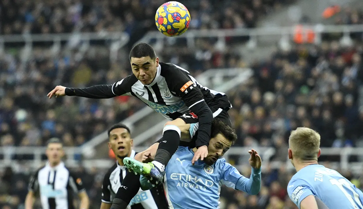 Miguel Almiron. Gelandang Paraguay berusia 27 tahun ini memegang rekor sebagai pemain termahal MLS yang dilepas ke klub lain. Newcastle United membelinya senilai 26 juta US dollar pada tengah musim 2018/2019. Hingga kini ia telah tampil 109 laga dengan torehan 13 gol dan 5 assist. (AFP/Oli Scarff)