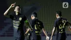 Penyerang PSIS Semarang Hari Nur Yulianto melakukan selebrasi usai mencetak gol ke gawang Barito Putra pada laga Piala Menpora di Stadion Manahan, Solo, Minggu (21/3/2021). Pertandingan berakhir dengan skor 3-3. (Bola.com/M Iqbal Ichsan)
