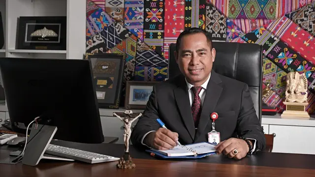 Plt. Direktur Utama PT Bank Pembangunan Daerah (BPD) Nusa Tenggara Timur (NTT), Yohanis Landu Praing. (Dok Bank NTT)