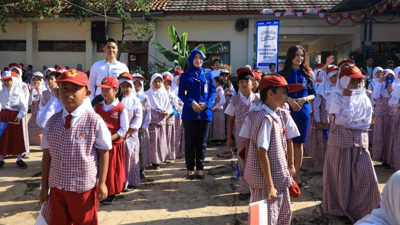 Hari Pendidikan Nasional, BRI Peduli Gelar Kelas Inspirasi hingga Berbagi Alat Tulis di SDN 104 Langensari Bandung