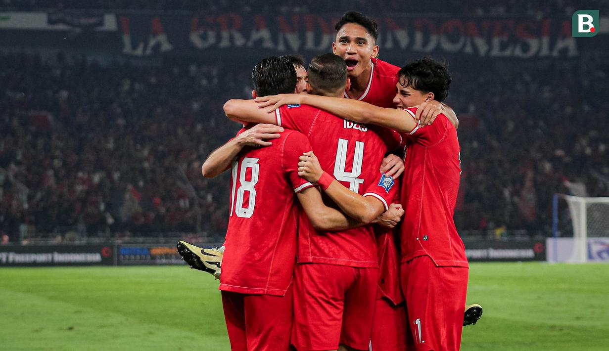 <p>Para pemain Timnas Indonesia merayakan gol yang dicetak oleh Egy Maulana Vikri ke gawang Vietnam dalam laga Grup F Kualifikasi Piala Dunia 2026 zona Asia di Stadion Utama Gelora Bung Karno (SUGBK) Senayan, Jakarta, Kamis (21/3/2024). (Bola.com/Bagaskara Lazuardi)</p>