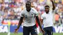 Benjamin Mendy di Piala Dunia 2018. Bek kiri Prancis berusia 28 tahun yang telah membela Manchester City sejak awal musim 2017/2018 ini masuk dalam skuad Prancis di Piala Dunia 2018 saat ia menjalani musim pertamanya bersama The Citizens yang menjadi Piala Dunia pertamanya. Meski akhirnya ia hanya bermain satu kali saja pada laga terakhir fase grup menghadapi Denmark, ia tetap menjadi bagian Timnas Prancis yang akhirnya menjadi juara pada Piala Dunia 2018. (AFP/Jewel Samad)