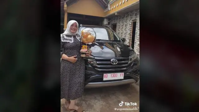 Menabung di botol, ibu ini berhasil membeli mobil impiannya @yogyastaycation