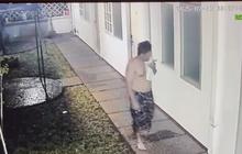 Rekaman CCTV 7 Jam Sebelum Diplomat Kemlu Ditemukan Tewas: 2 Pria Mondar Mandir Lirik Kamar Korban