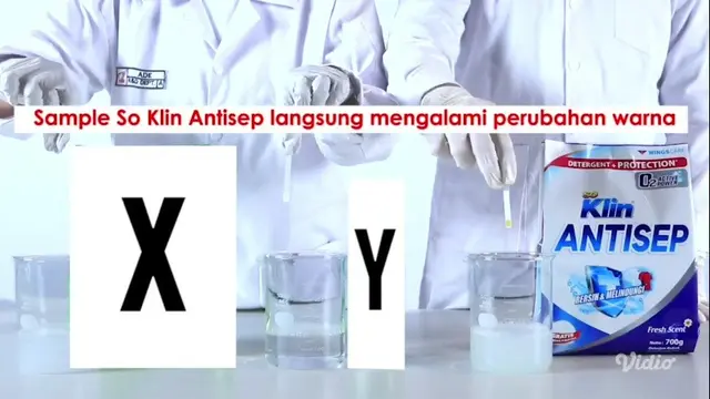 Sampel SoKlin Antisep langsung mengalami perubahan warna.