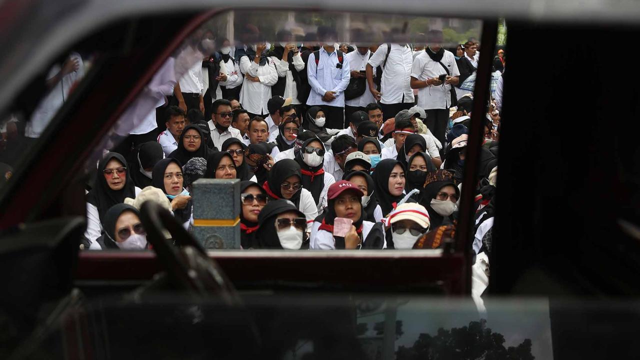 FOTO:  Aksi Ribuan Calon PPPK  Di Kantor KemenPAN-RB, Menolak Pengangkatan Oktober 2025