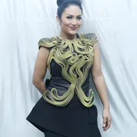 Pelantun Menghitung Hari ini merasa bersyukur menjadi salah satu artis yang ikut menyemarakkan HUT SCTV tersebut. Ia merasa bahwa stasiun televisi swasta itu ikut membesarkan kariernya. (Galih W. Satria/Bintang.com)