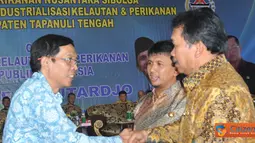 Citizen6, Sumatera Utara: Dirjen Perikanan Tangkap, Heryanto Marwoto mewakili Menteri Kelautan dan Perikanan dalam kunjungan kerjanya ke PPN Sibolga, Kabupaten Tapanuli Tengah, Sumatera Utara, Jumat (6/7). (Pengirim: Efrimal Bahri).
