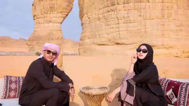 Potret Yeni Inka umroh sekalian jalan-jalan ke Al Ula. (credit: instagram.com/yeniinka)