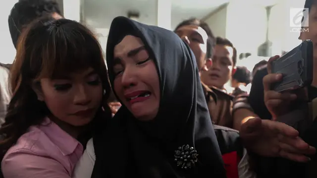[Bintang] Roro Fitria