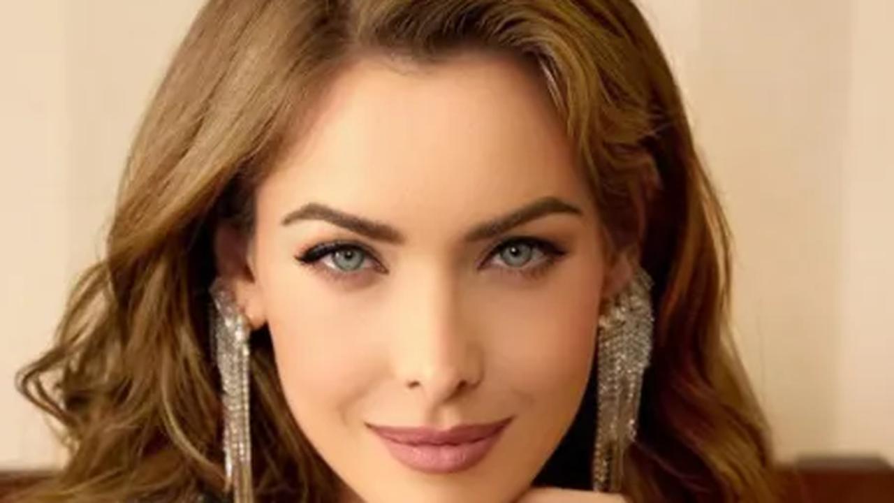 Glebova menikah dengan pemenang kontes Mr. Panama 2001, Dean Kelly.