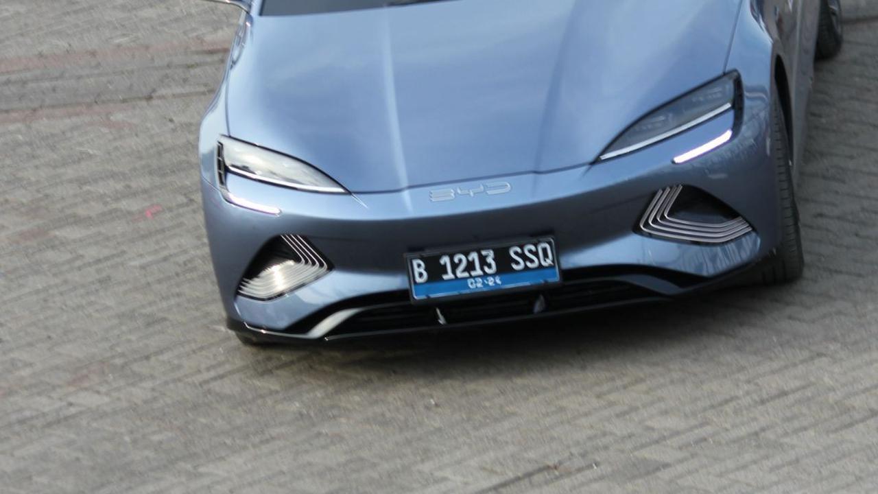 Untung Rugi Pemerintah Guyur Diskon Industri Motor dan Mobil Listrik