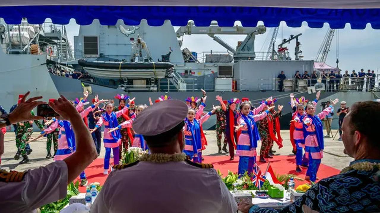 Perkuat Kerja Sama Militer, Kapal Angkatan Laut Inggris HMS Spey Berlabuh di Jakarta