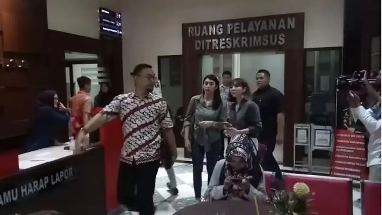 Gisella Anastasia - Tyas Mirasih (Foto: Dian Kurniawan)