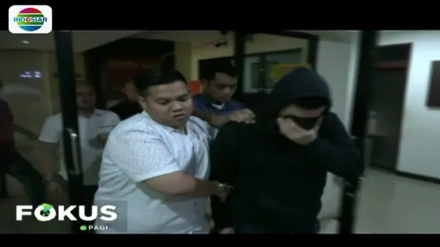 Penampakan Artis Steve Emmanuel saat Ditahan Polisi karena Narkoba