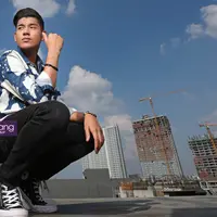 Penyanyi pendatang baru, Jaz sukses menyuguhkan lagu-lagu bertema romantis. Penyanyi asal Brunei ini mengawali kariernya dengan memperkenalkan single bertajuk Dari Mata pada Februari 2016 lalu. (Bambang E. Ros/Bintang.com)