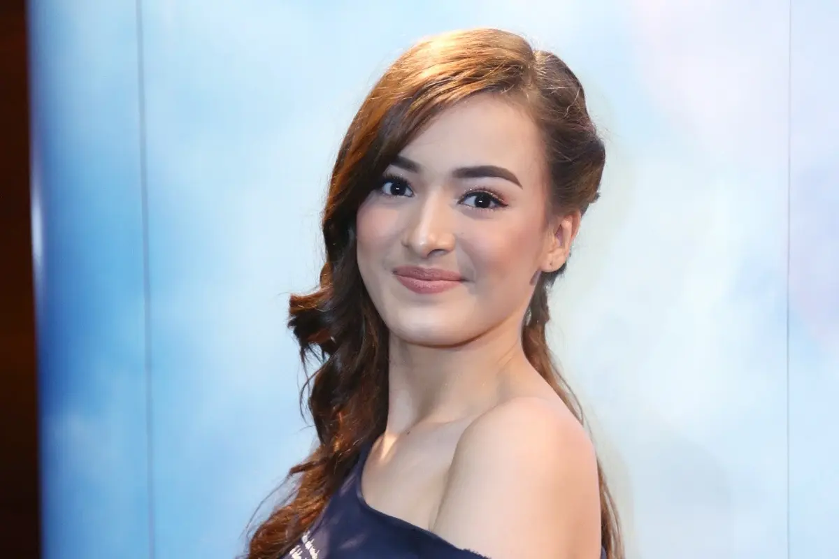 [Bintang] Mawar Eva De Jongh