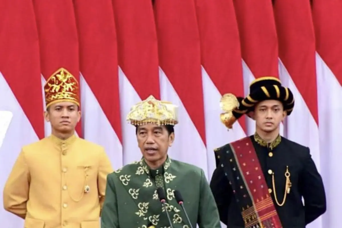 Hadir di Sidang Tahunan MPR RI dan DPR Tahun 2022, Jokowi kenakan baju Adat Bangka Belitung serba hijau