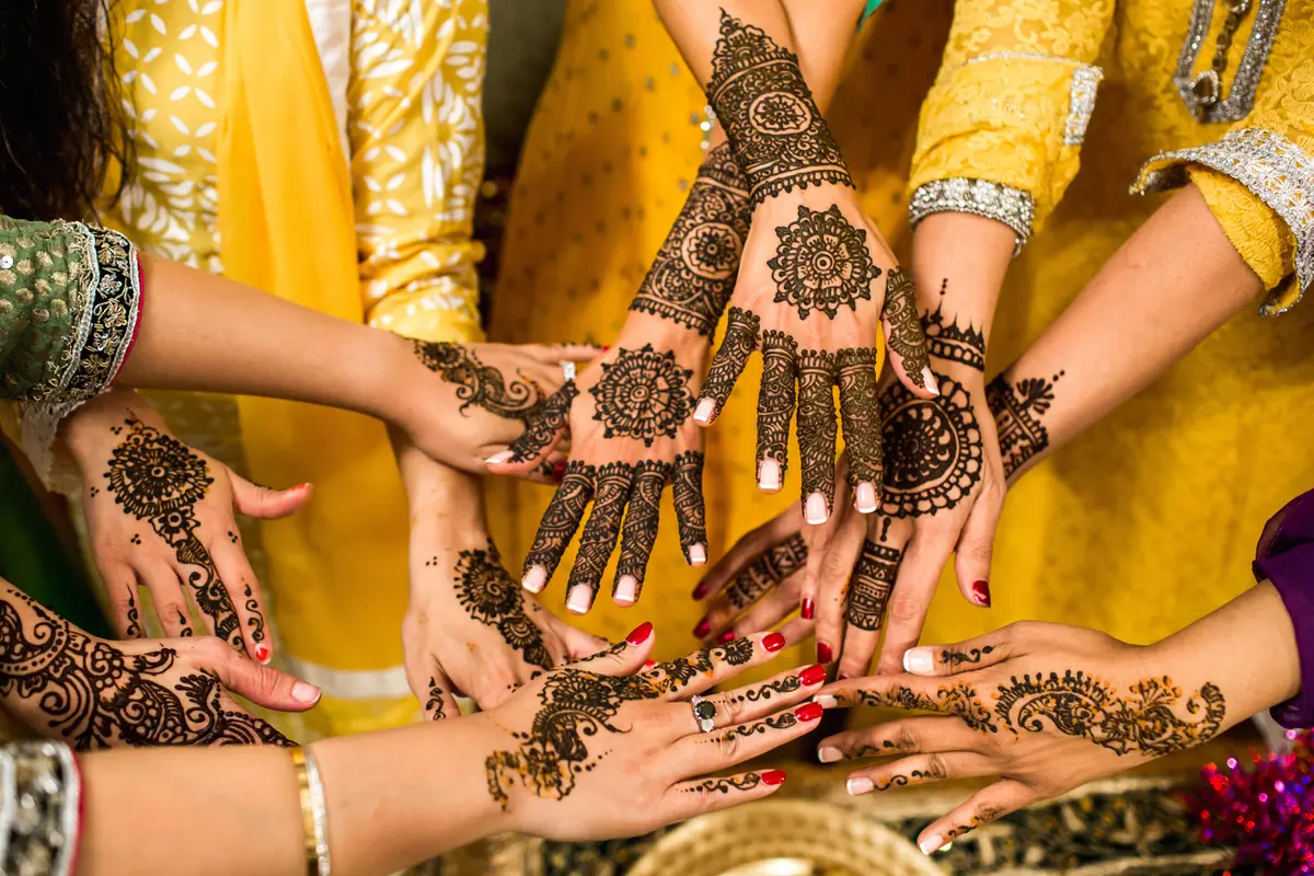 Perbedaan henna dengan tato