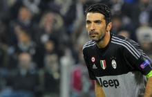 Buffon bertahan di Serie B dan mengukir sejarah